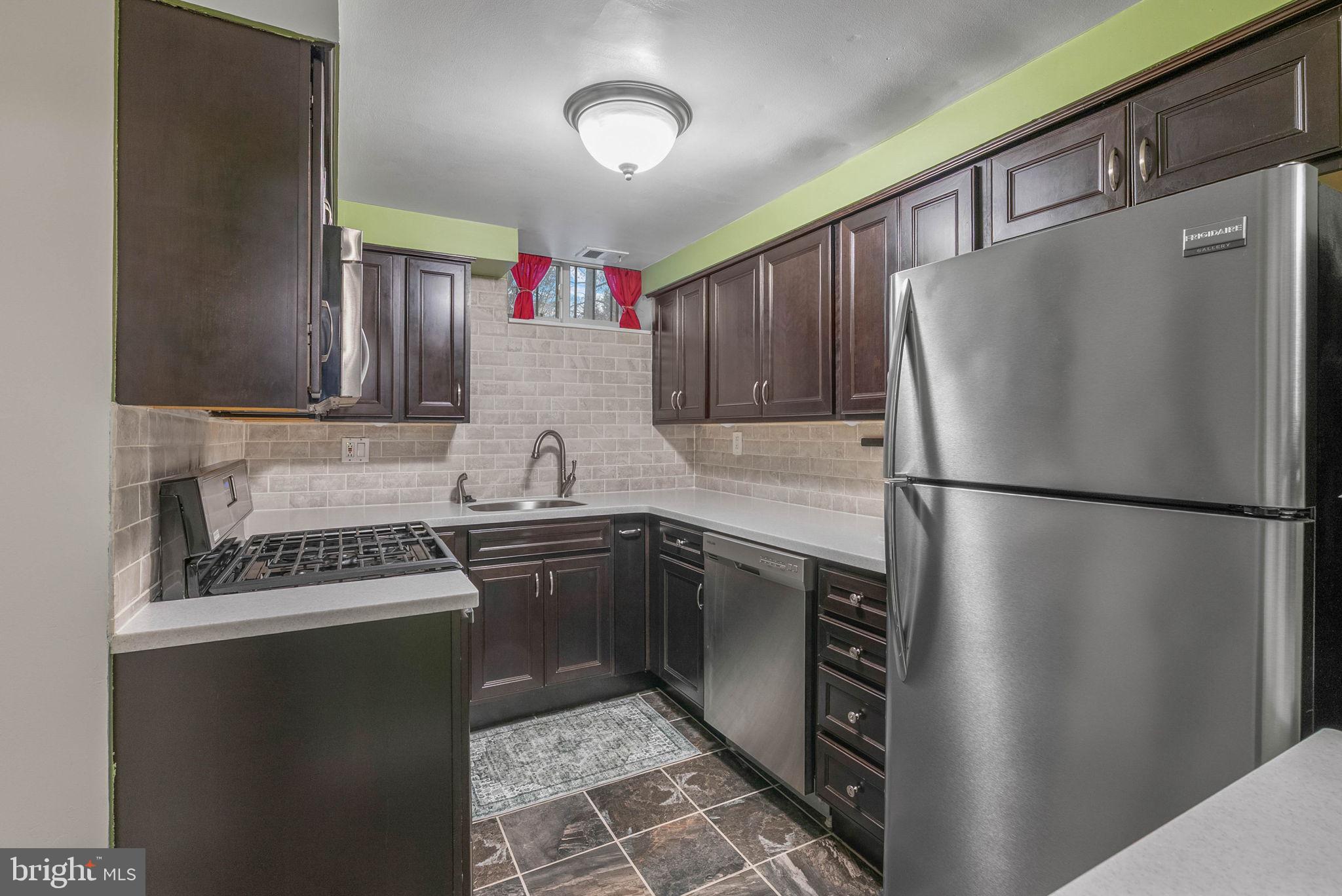 WASHINGTON SQ WEST - Residential