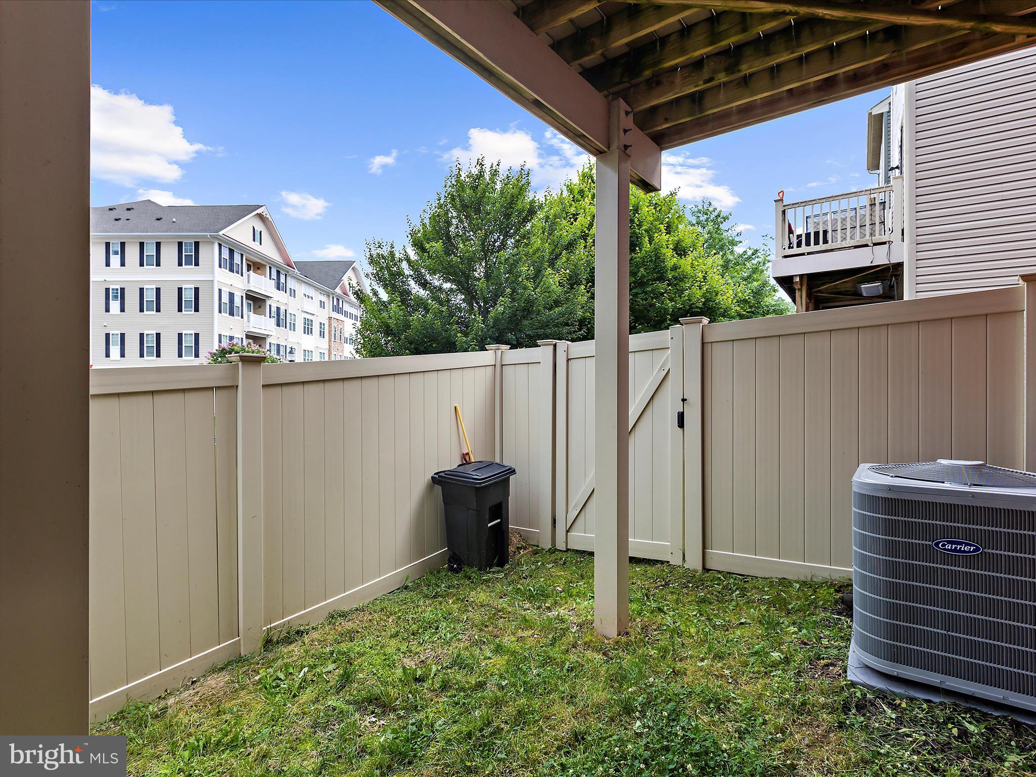 CREEKSIDE VILLAGE AT TANYARD SPRINGS - Residential