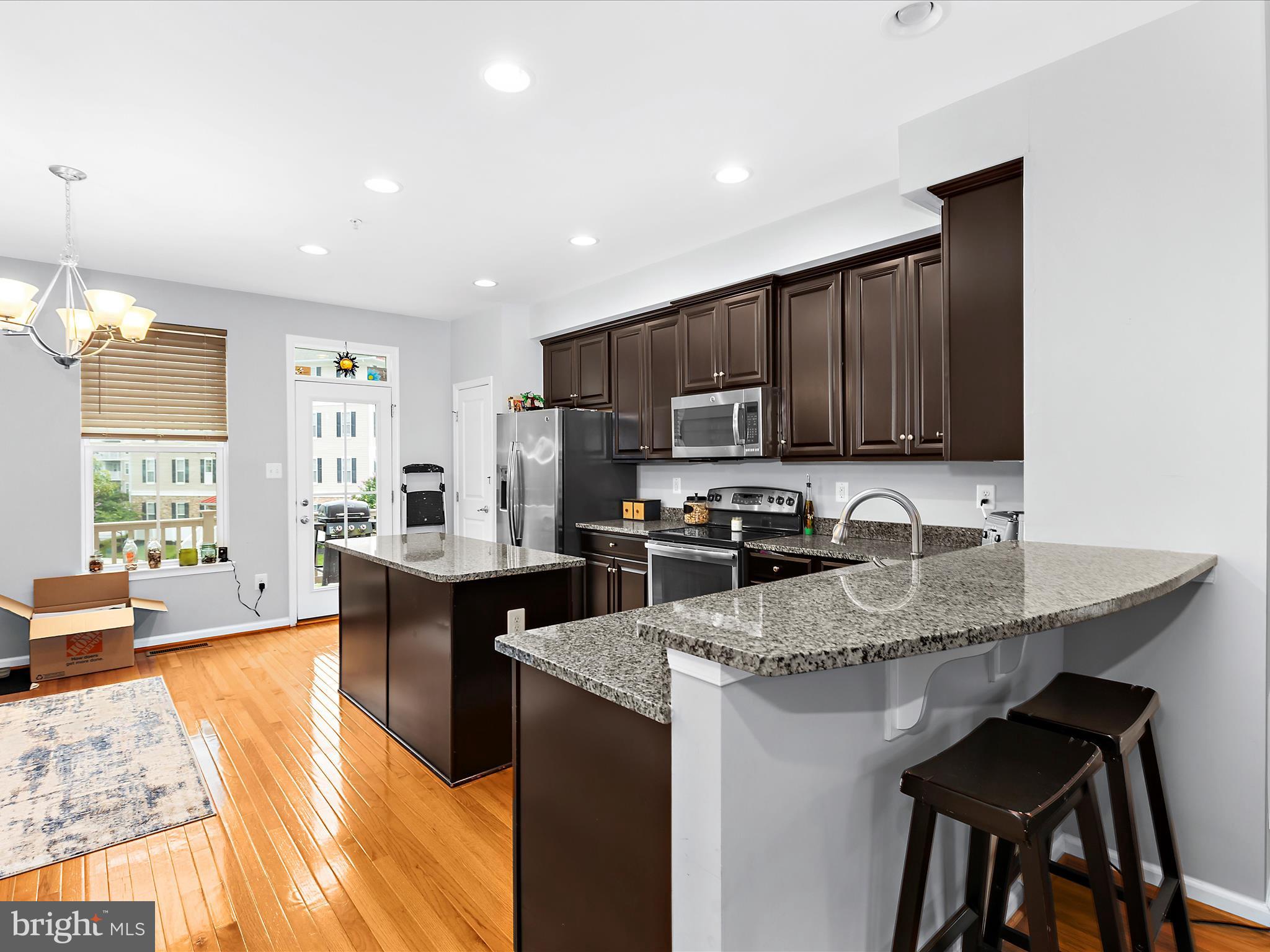 CREEKSIDE VILLAGE AT TANYARD SPRINGS - Residential