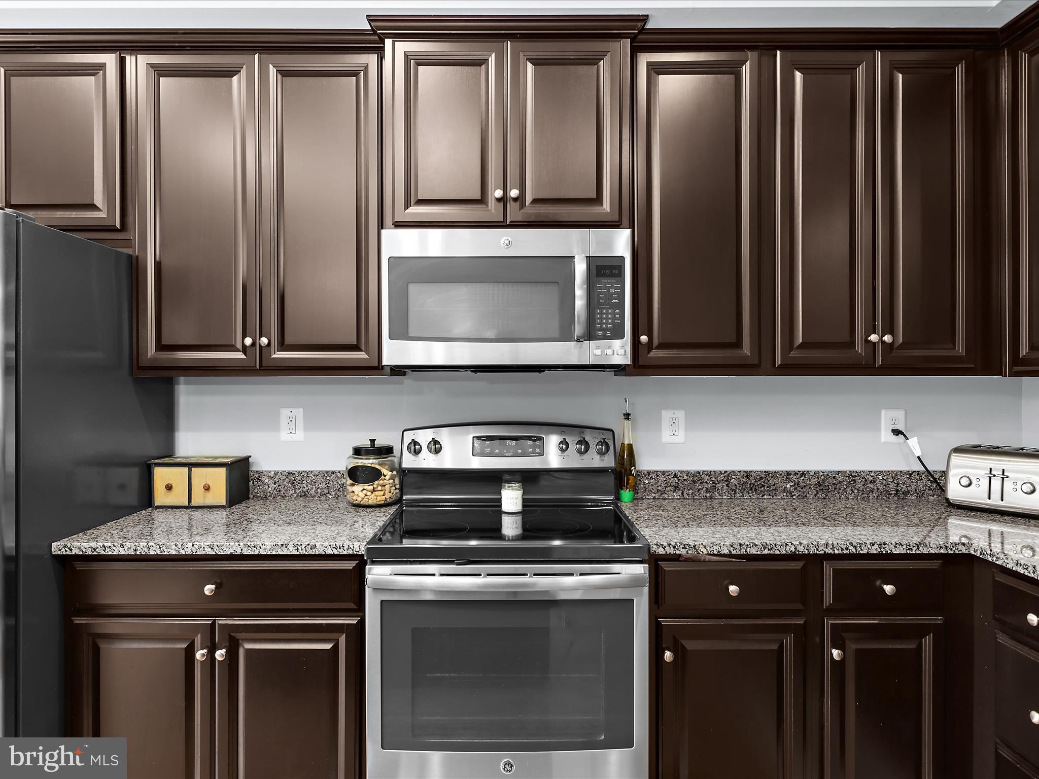 CREEKSIDE VILLAGE AT TANYARD SPRINGS - Residential