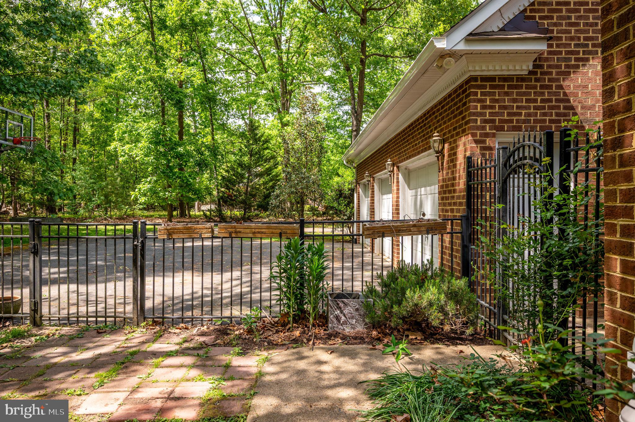 FAWN LAKE - Residential