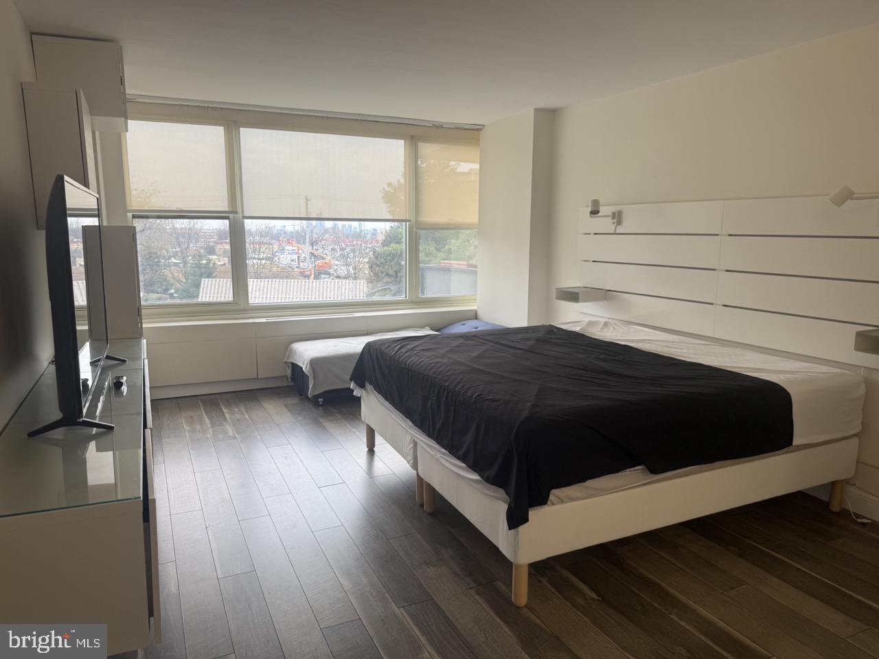 SUTTON TERR - Residential