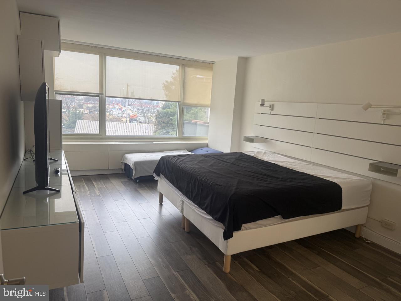 SUTTON TERR - Residential