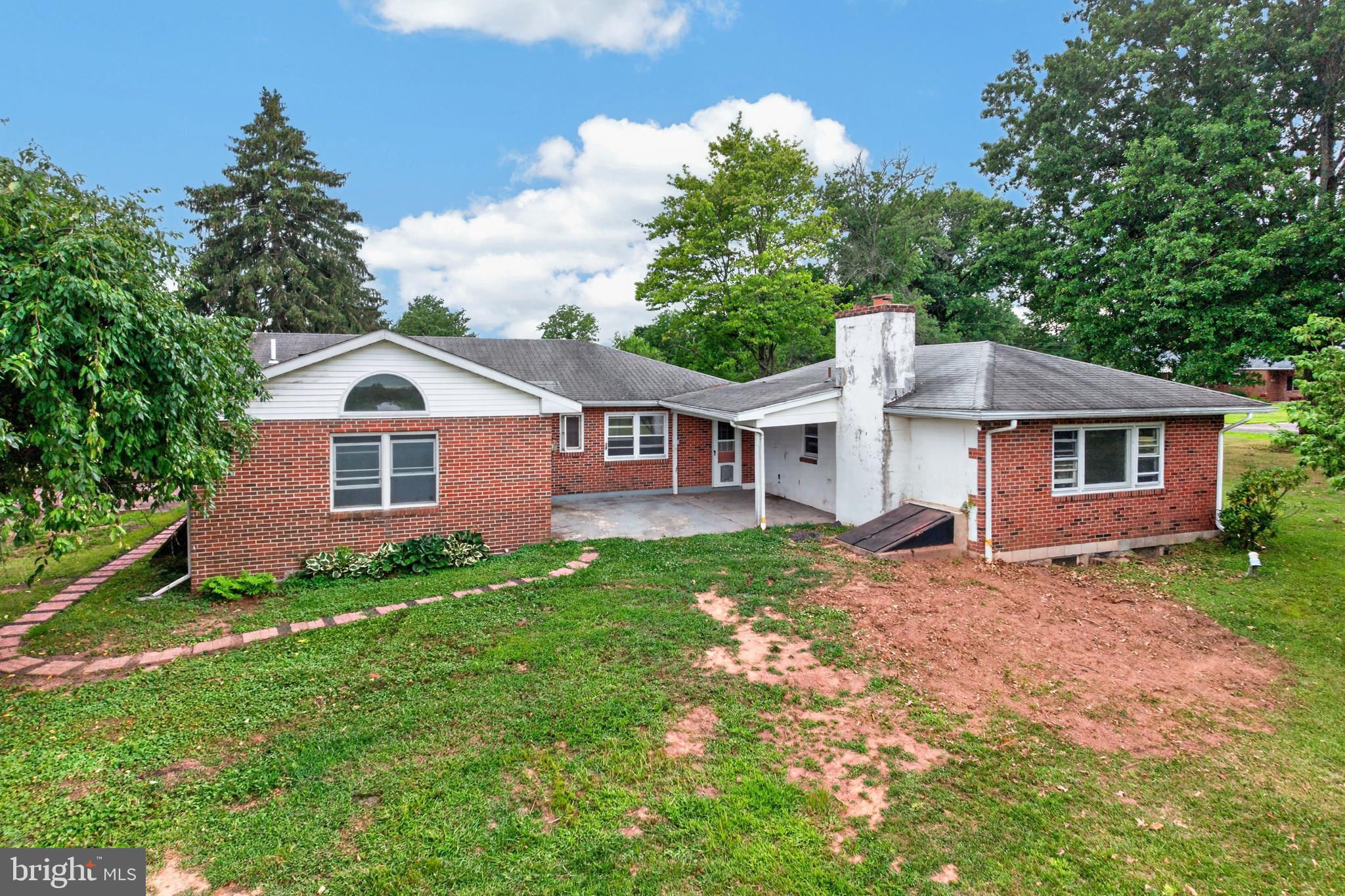 2114 STORE ROAD