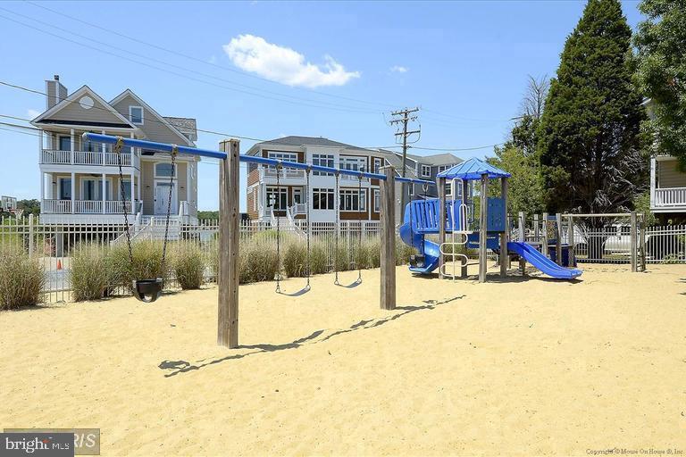 OYSTER HARBOR - Residential Lease