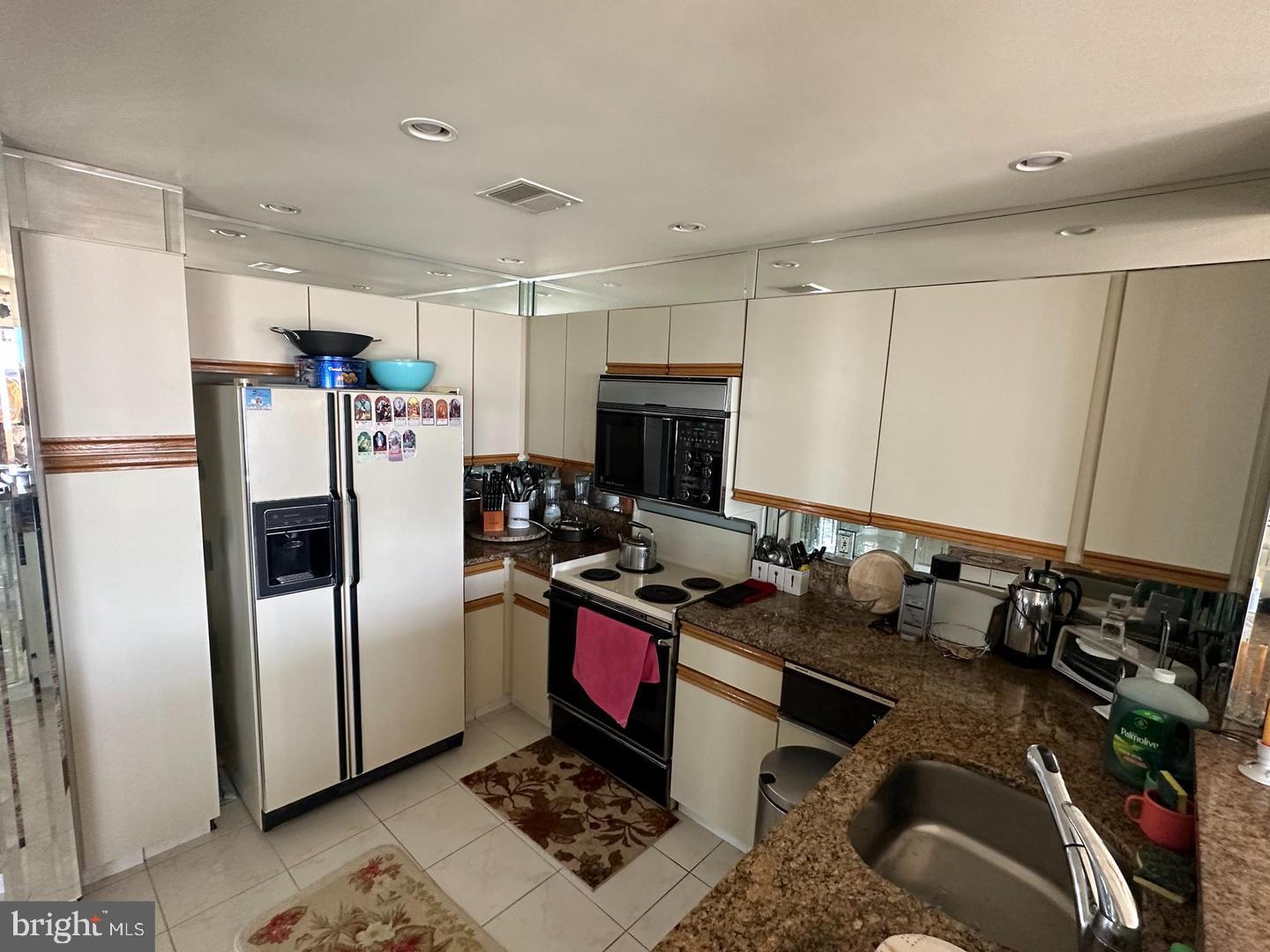 3101 BOARDWALK 2201-2