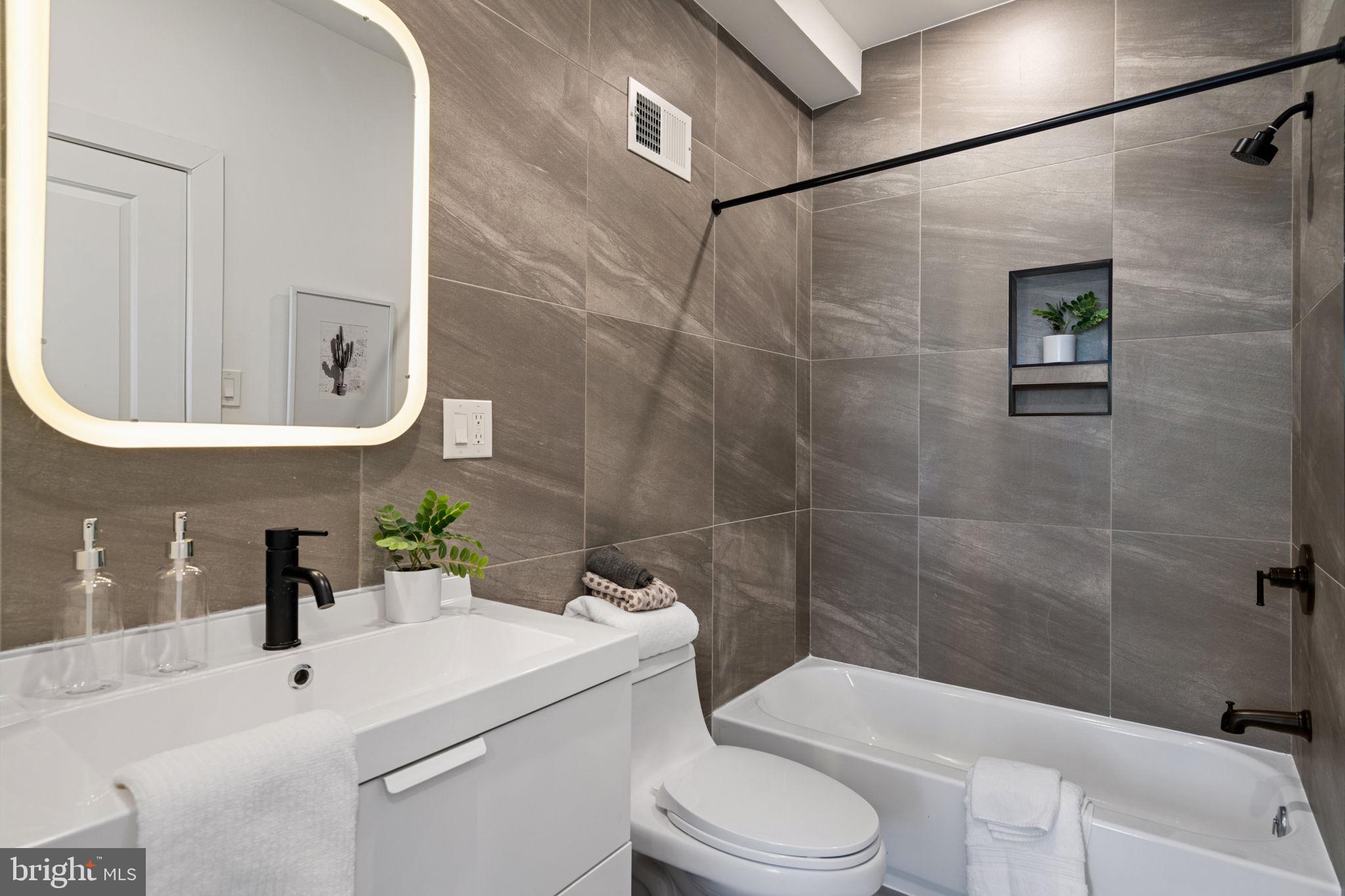 MANTUA - Residential