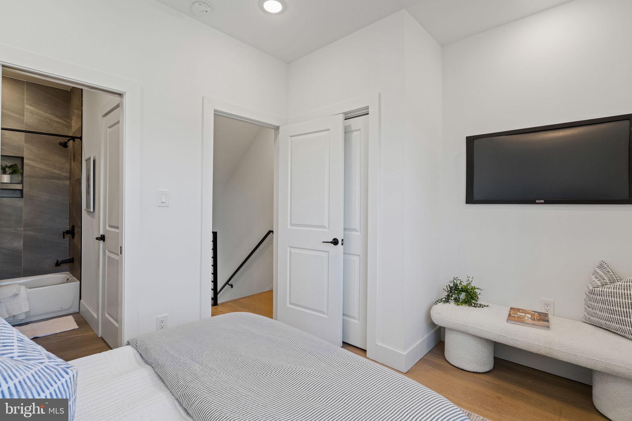 MANTUA - Residential