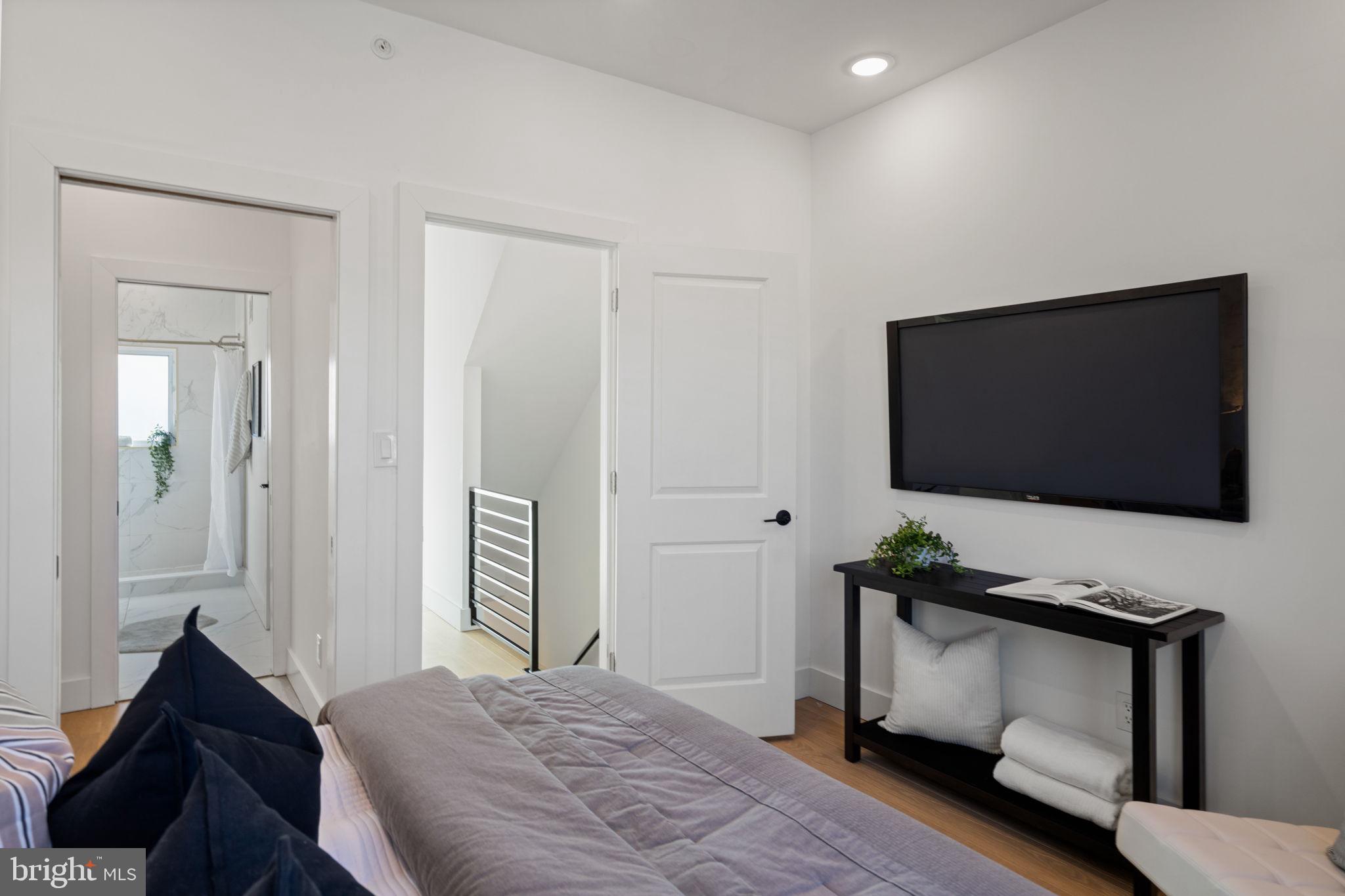 MANTUA - Residential