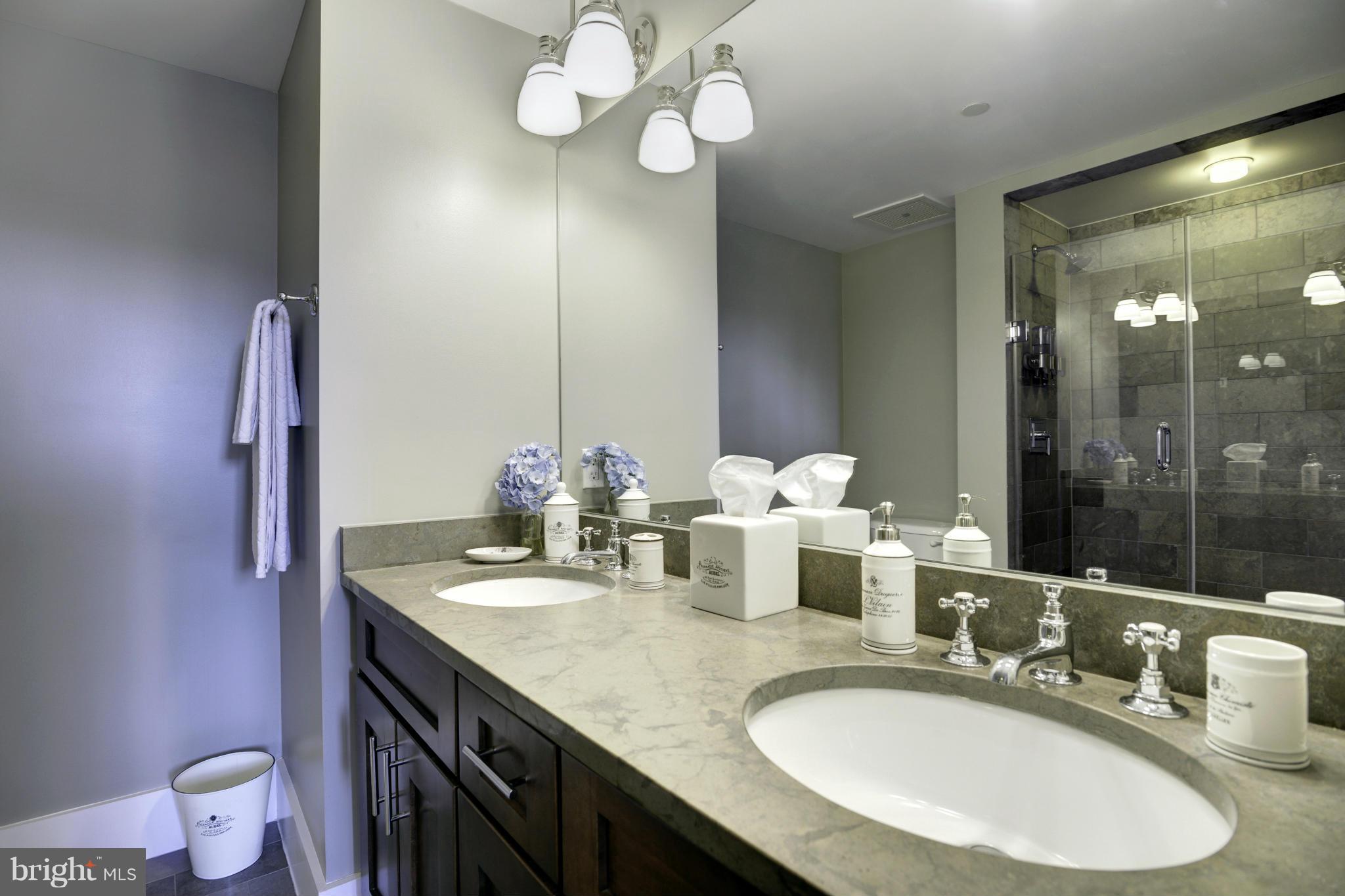 THE WOOSTER AND MERCER LOFTS - Residential