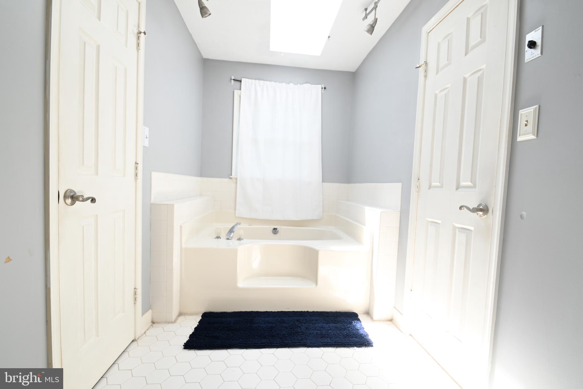 HIDDEN SPRING - Residential