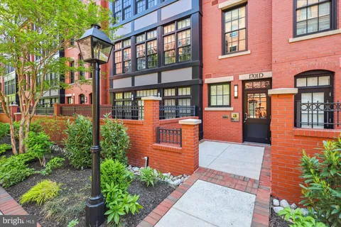 1701 16th Street N Unit 345-D, Arlington, VA MLS: VAAR2056782