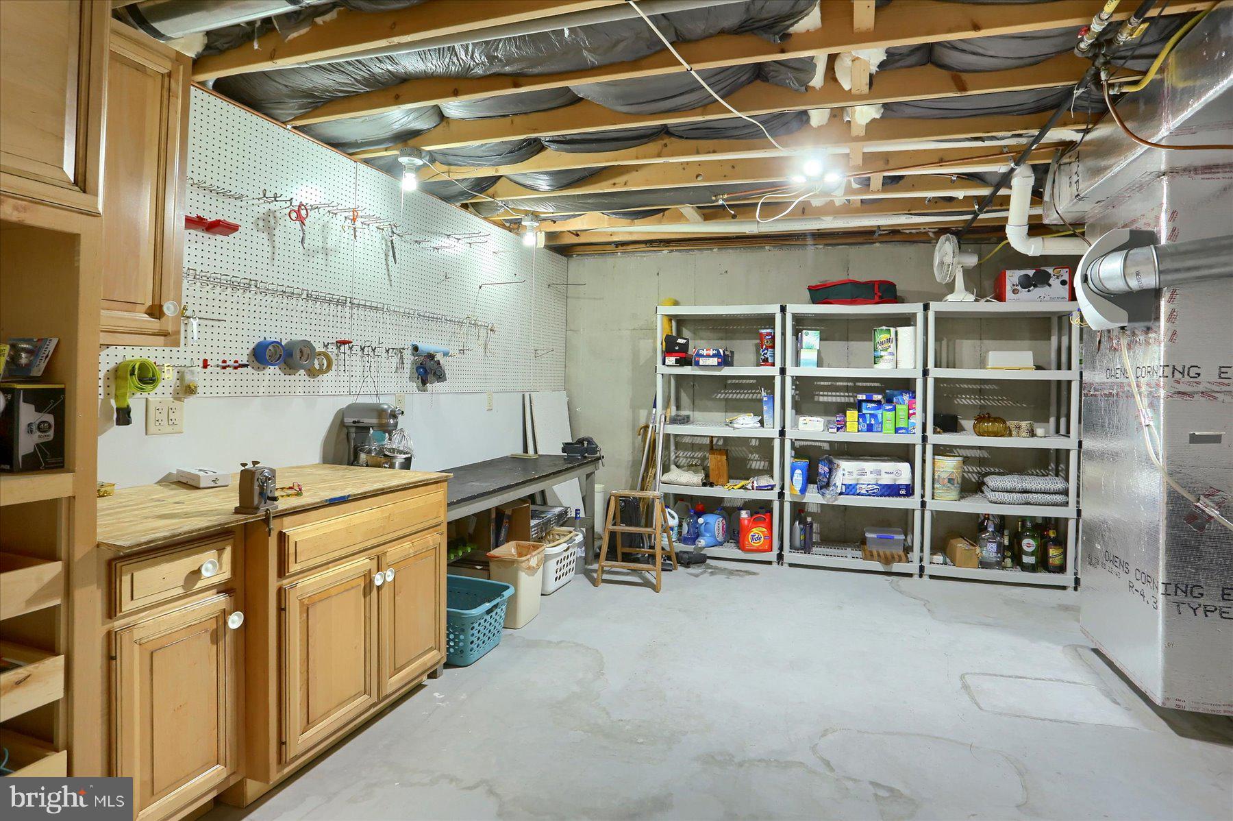 LAUREL POINT - Residential