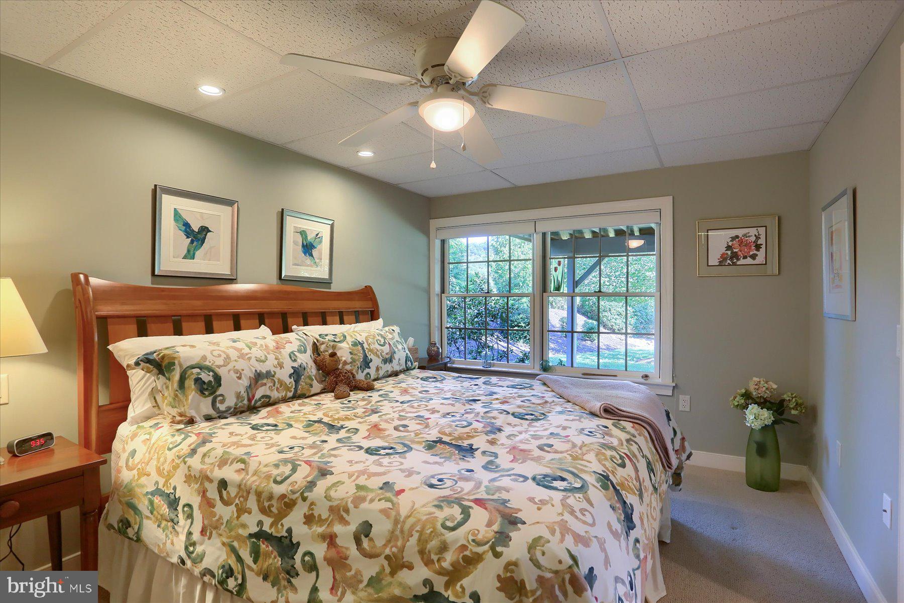 LAUREL POINT - Residential