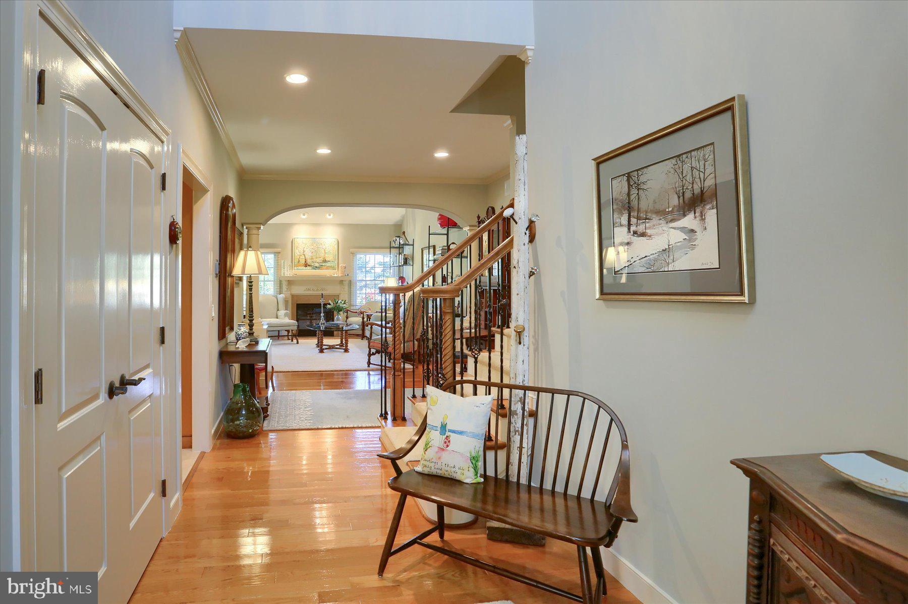 LAUREL POINT - Residential