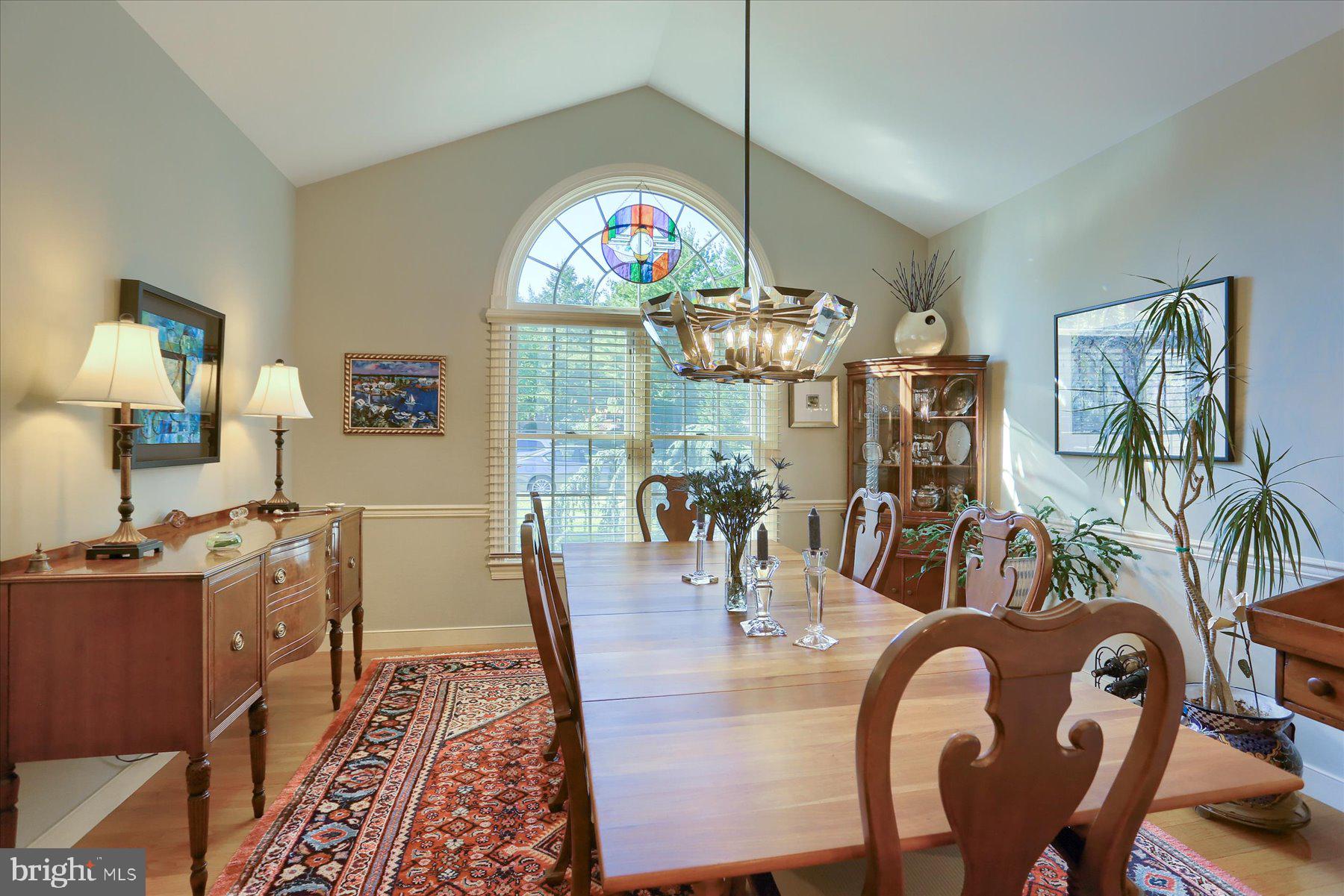 LAUREL POINT - Residential