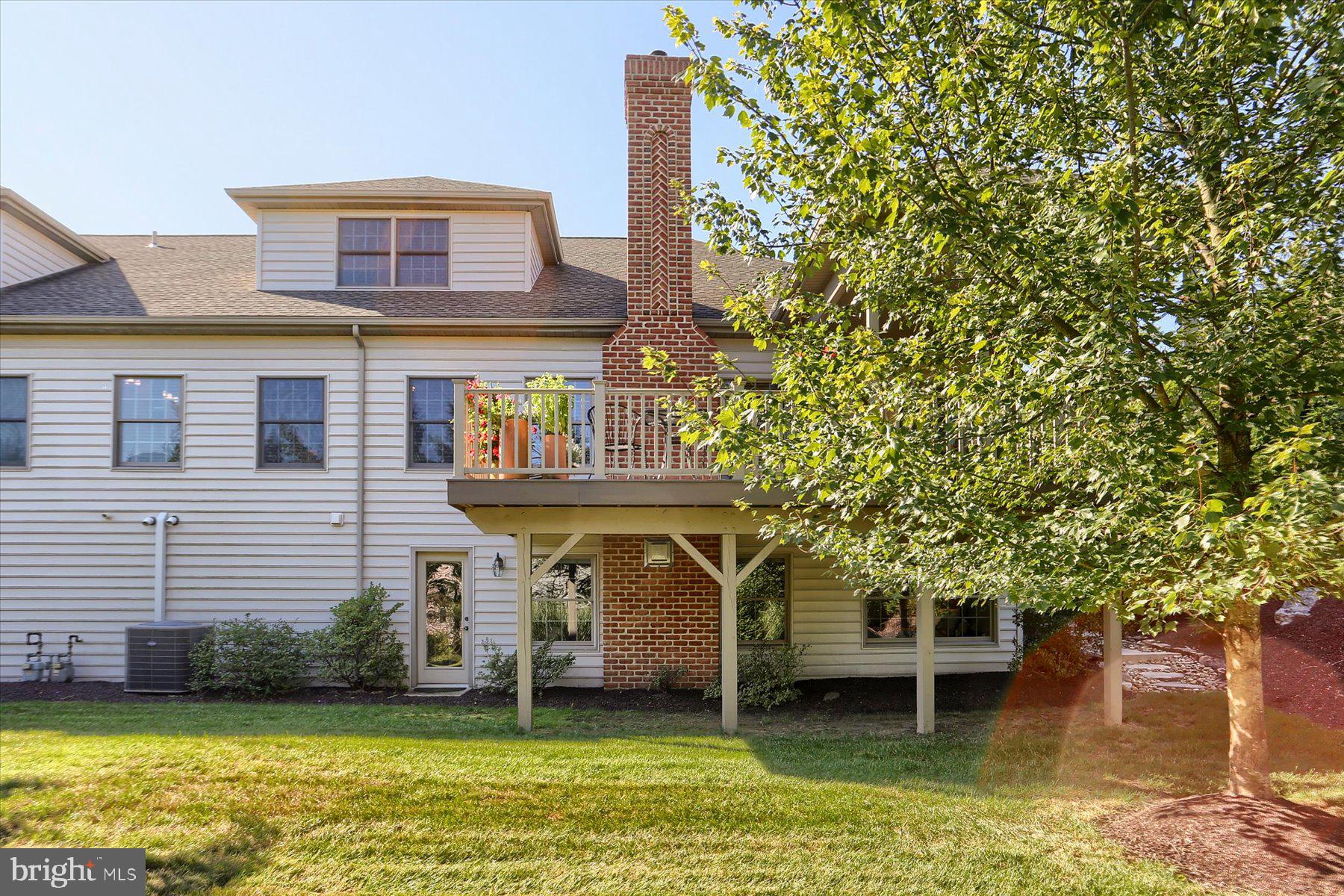 LAUREL POINT - Residential