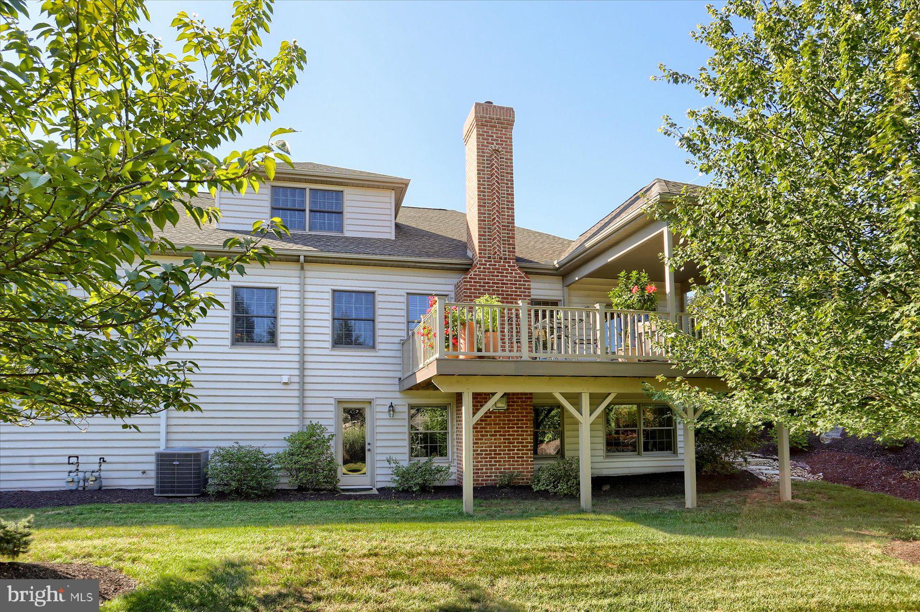 LAUREL POINT - Residential