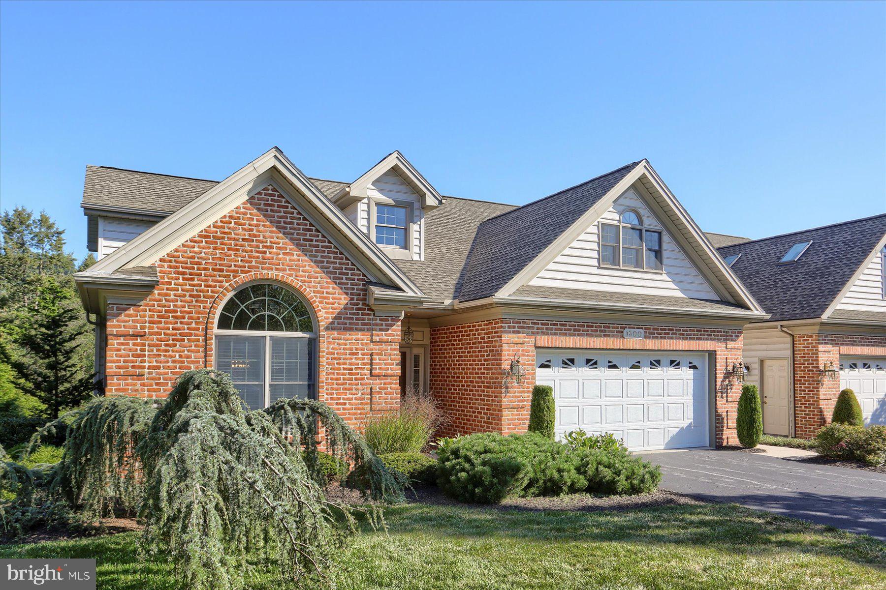 LAUREL POINT - Residential