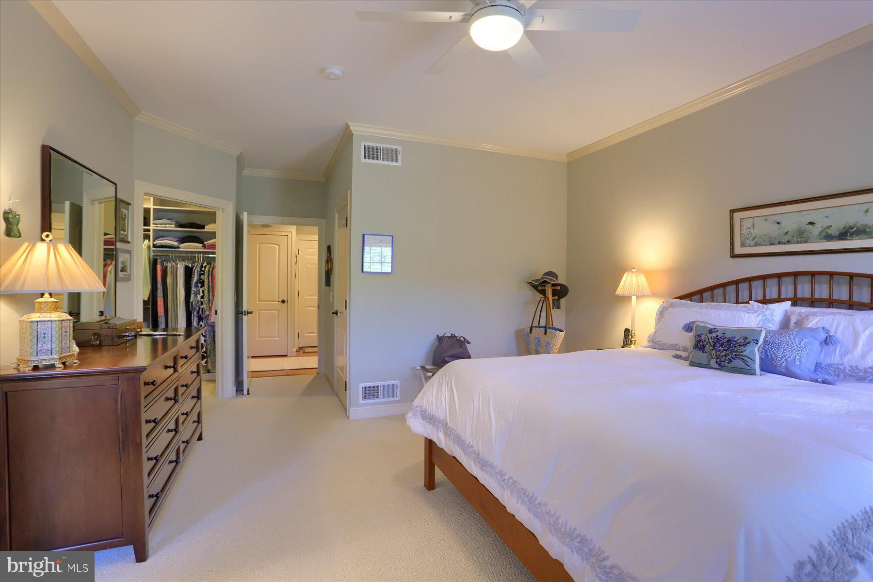 LAUREL POINT - Residential