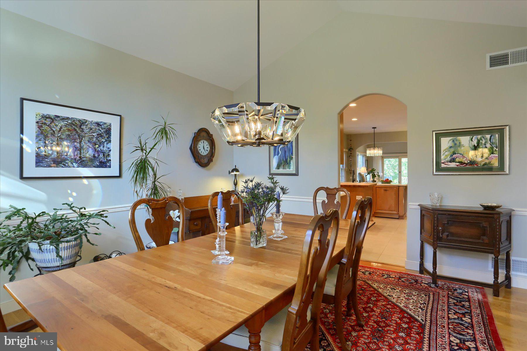 LAUREL POINT - Residential