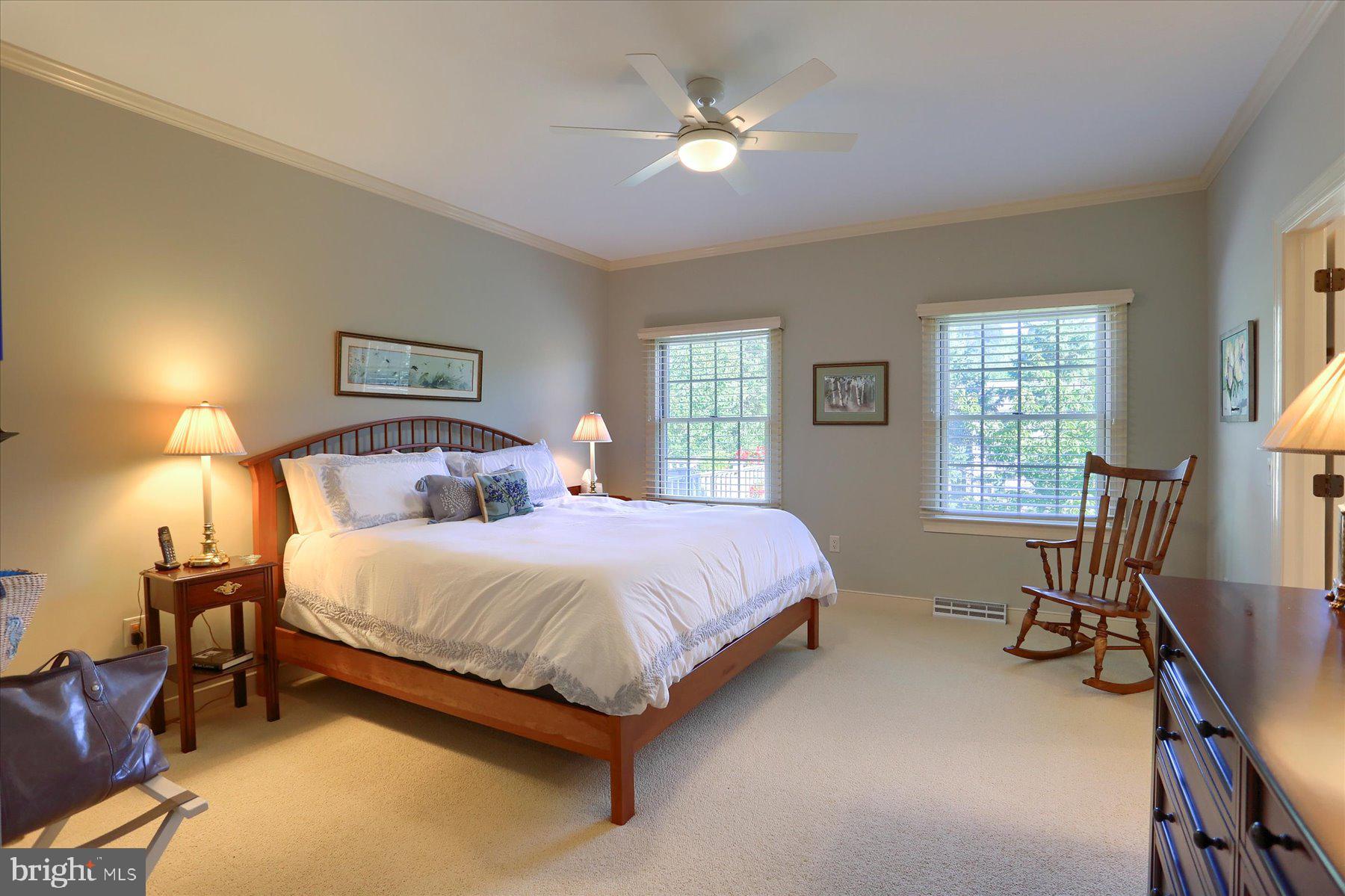 LAUREL POINT - Residential