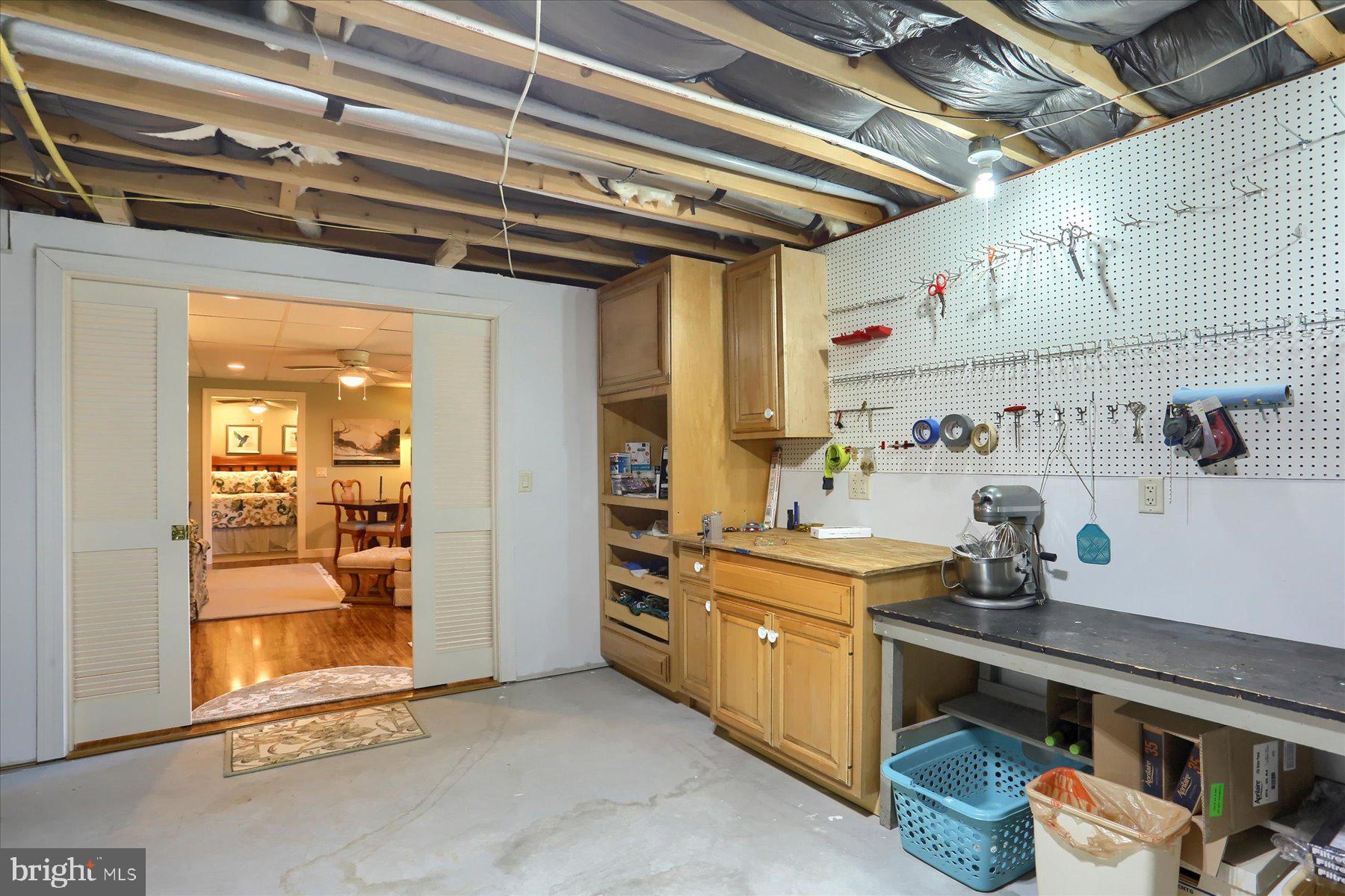 LAUREL POINT - Residential