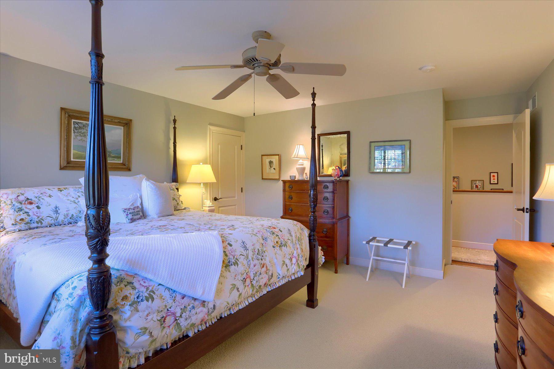 LAUREL POINT - Residential