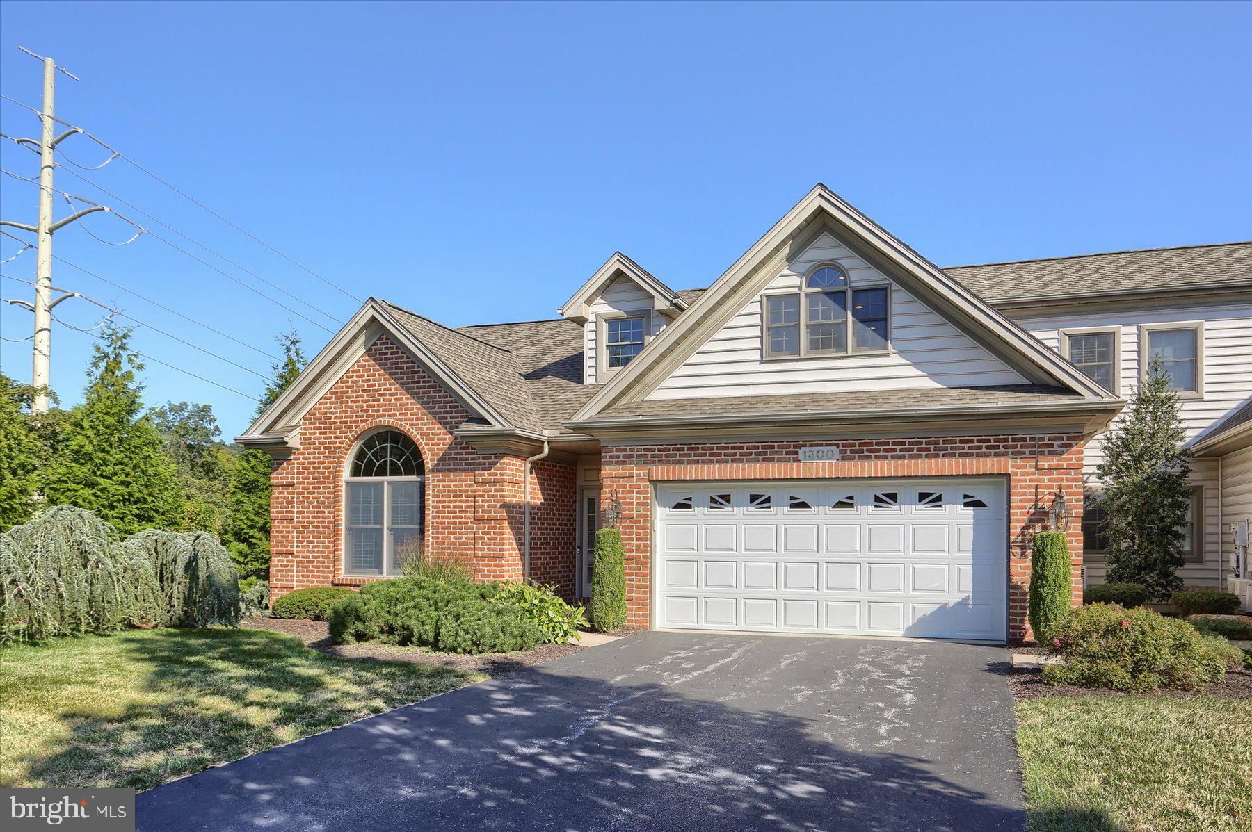 LAUREL POINT - Residential