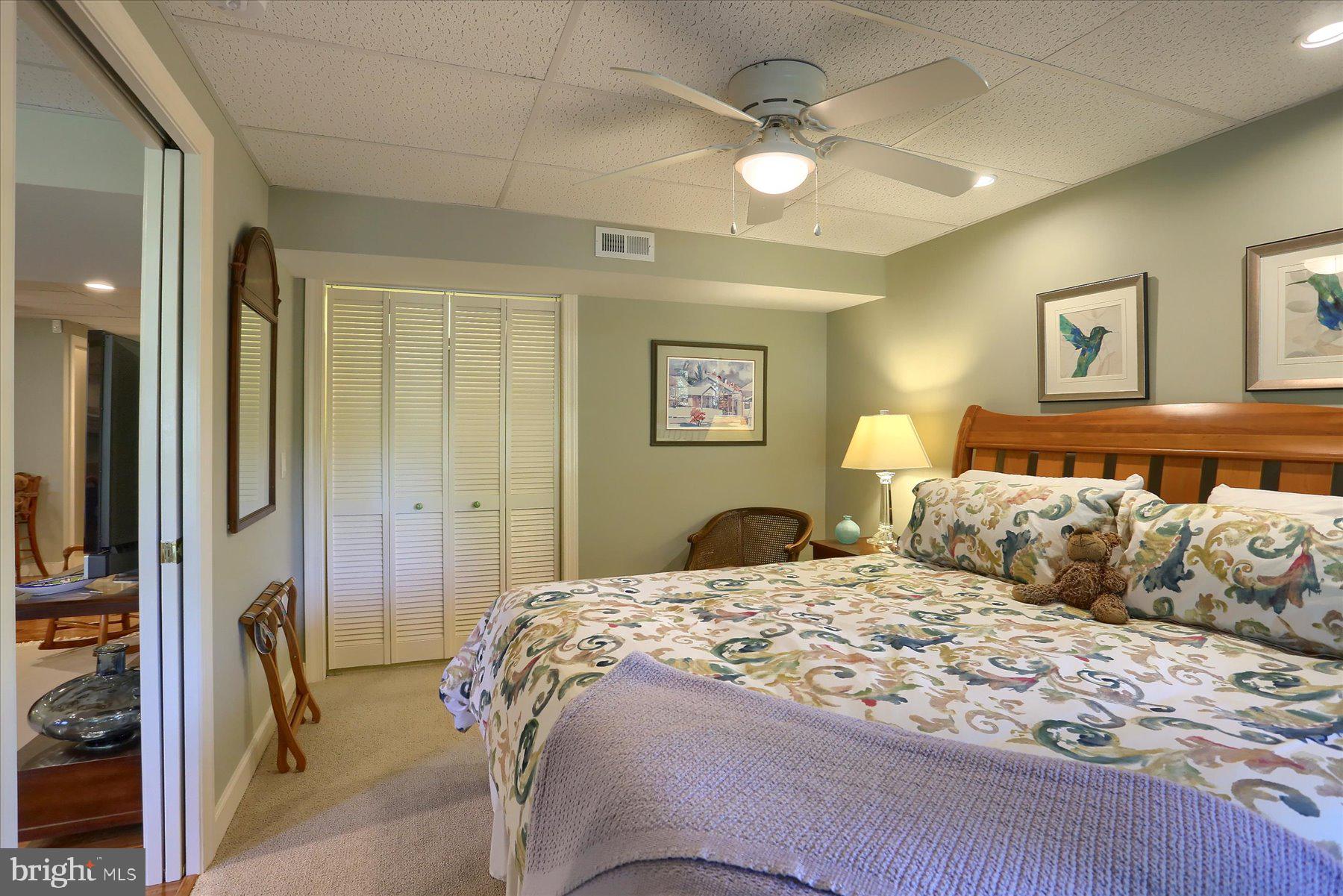 LAUREL POINT - Residential