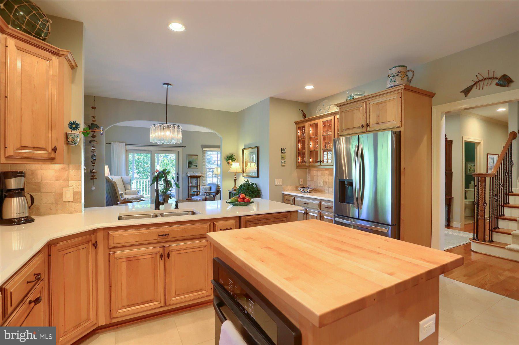 LAUREL POINT - Residential