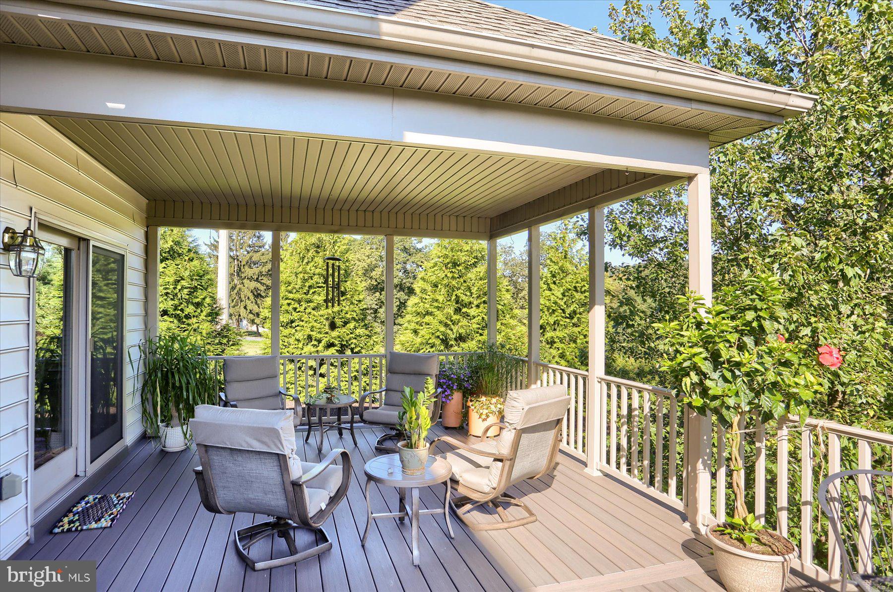 LAUREL POINT - Residential