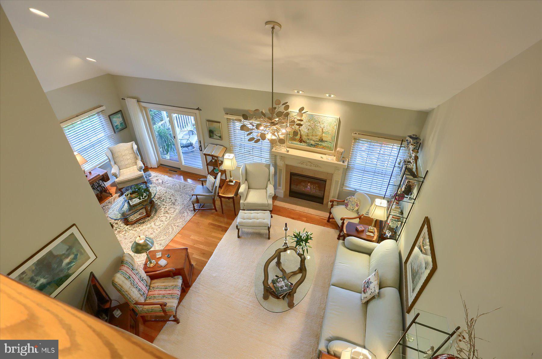 LAUREL POINT - Residential