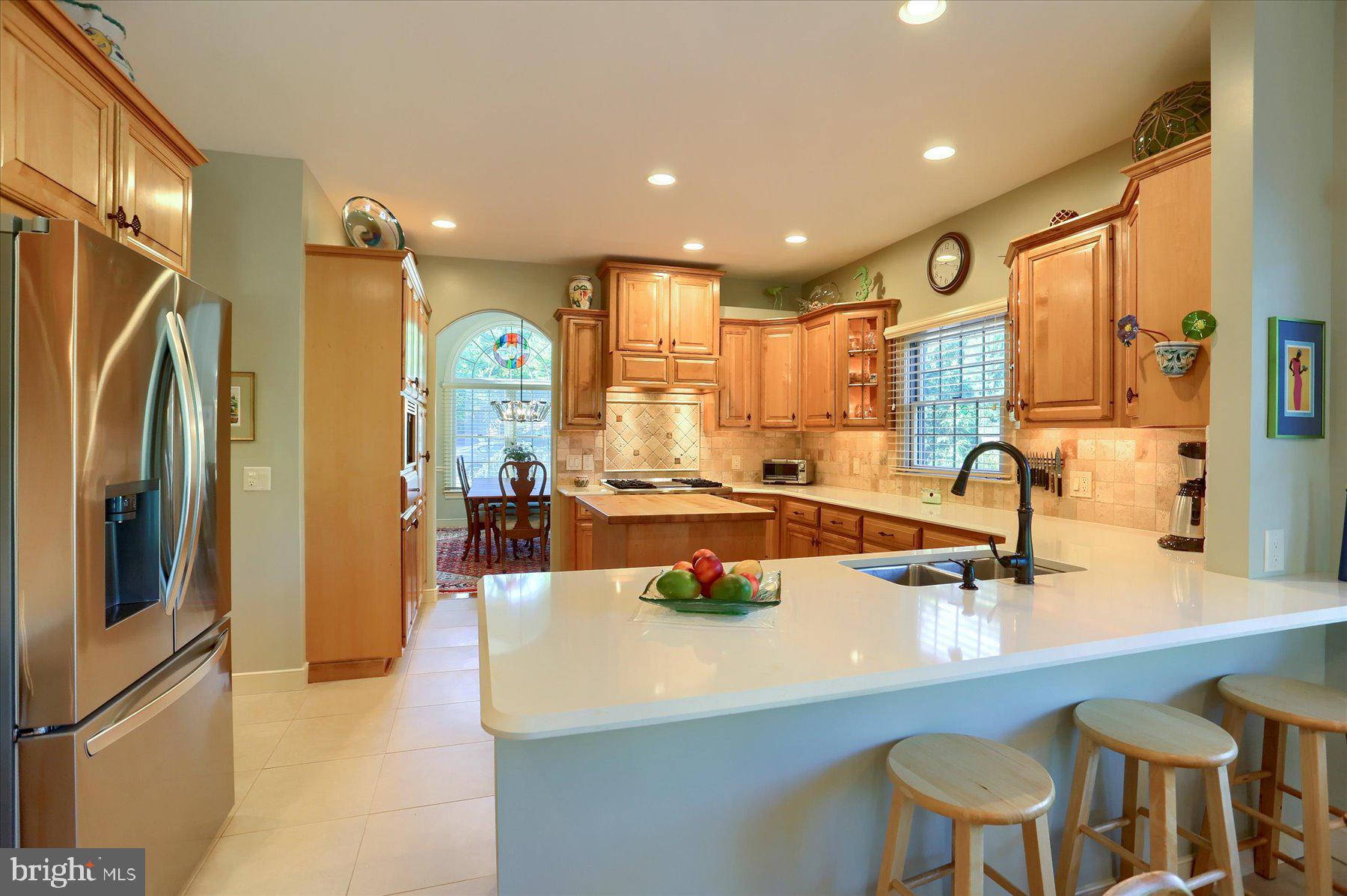 LAUREL POINT - Residential