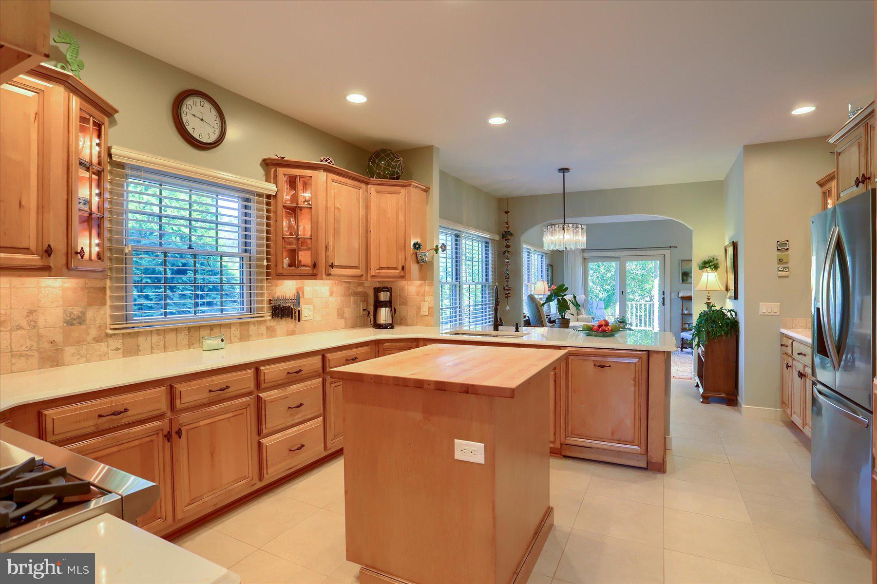 LAUREL POINT - Residential