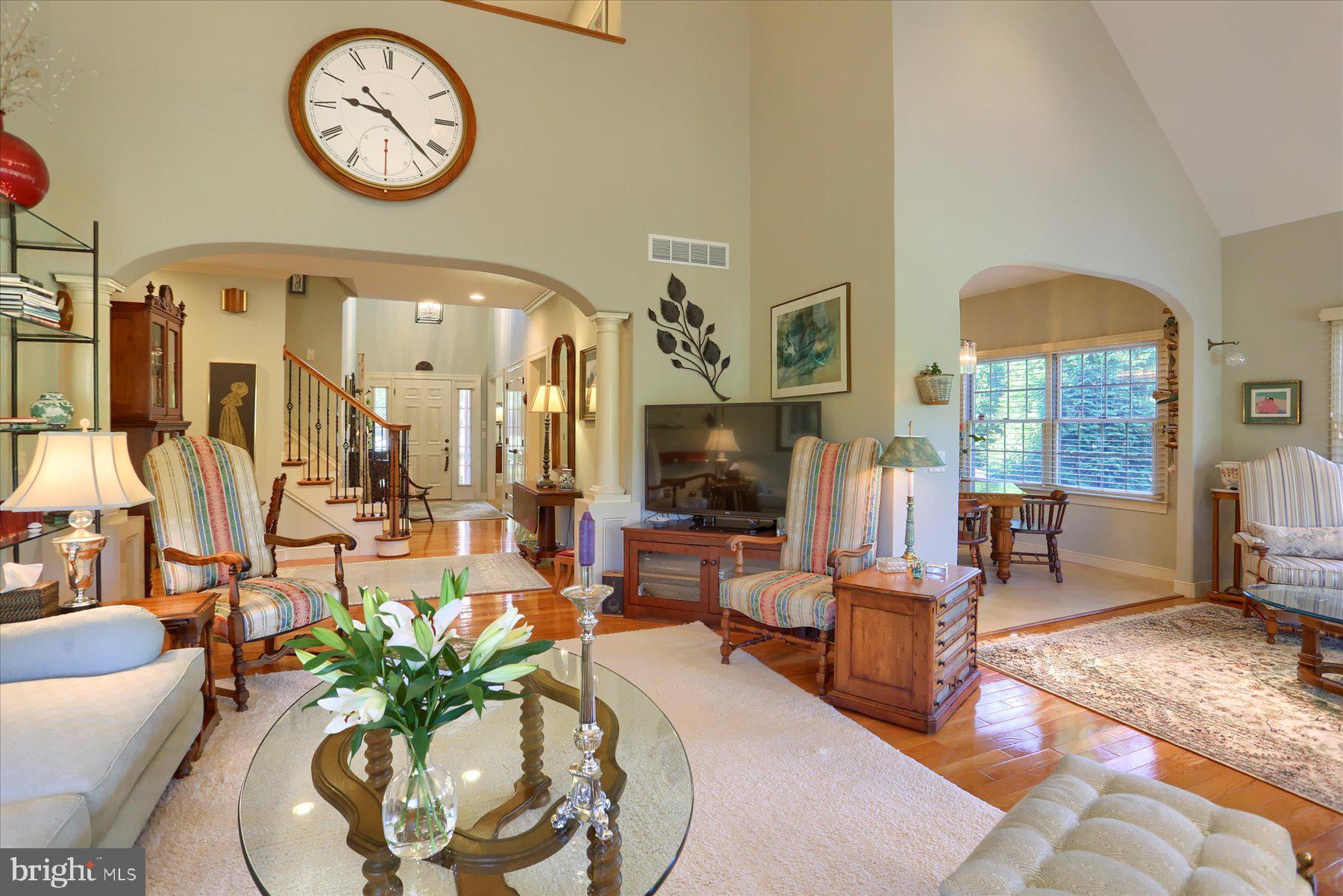 LAUREL POINT - Residential