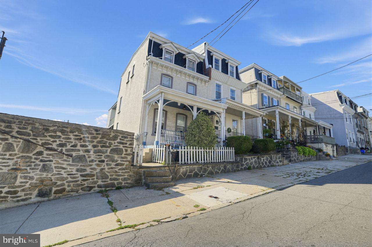 4118 MANAYUNK AVENUE