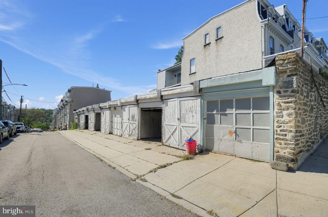 4118 MANAYUNK AVENUE