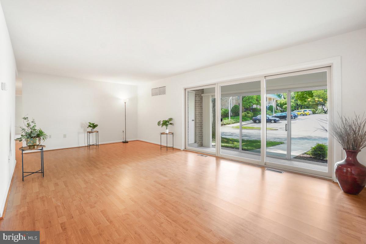 3346 CHISWICK COURT 58-1B