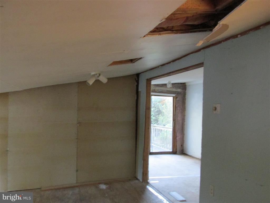 SHIRLEY HEIGHTS - Residential