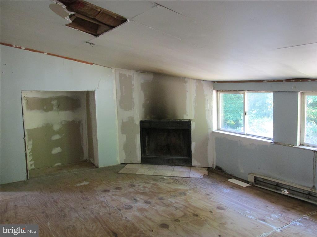 SHIRLEY HEIGHTS - Residential