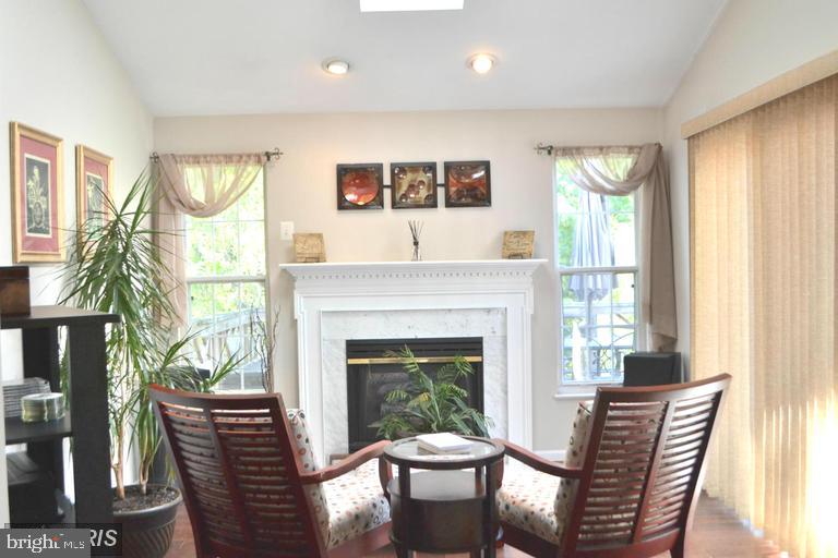 TURNBERRY VILLAGE - Residential Lease