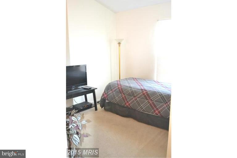 TURNBERRY VILLAGE - Residential Lease