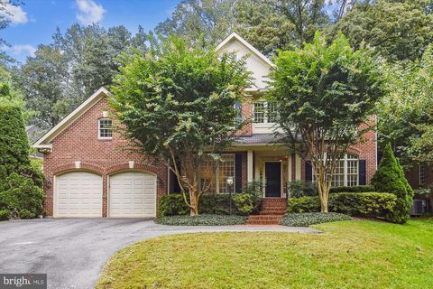 Photo of 6711 LANDON LN, BETHESDA, MD 20817 (MLS # MDMC2068634) Photo of 6711 LANDON LN, BETHESDA, MD 20817 (MLS # MDMC2068634)