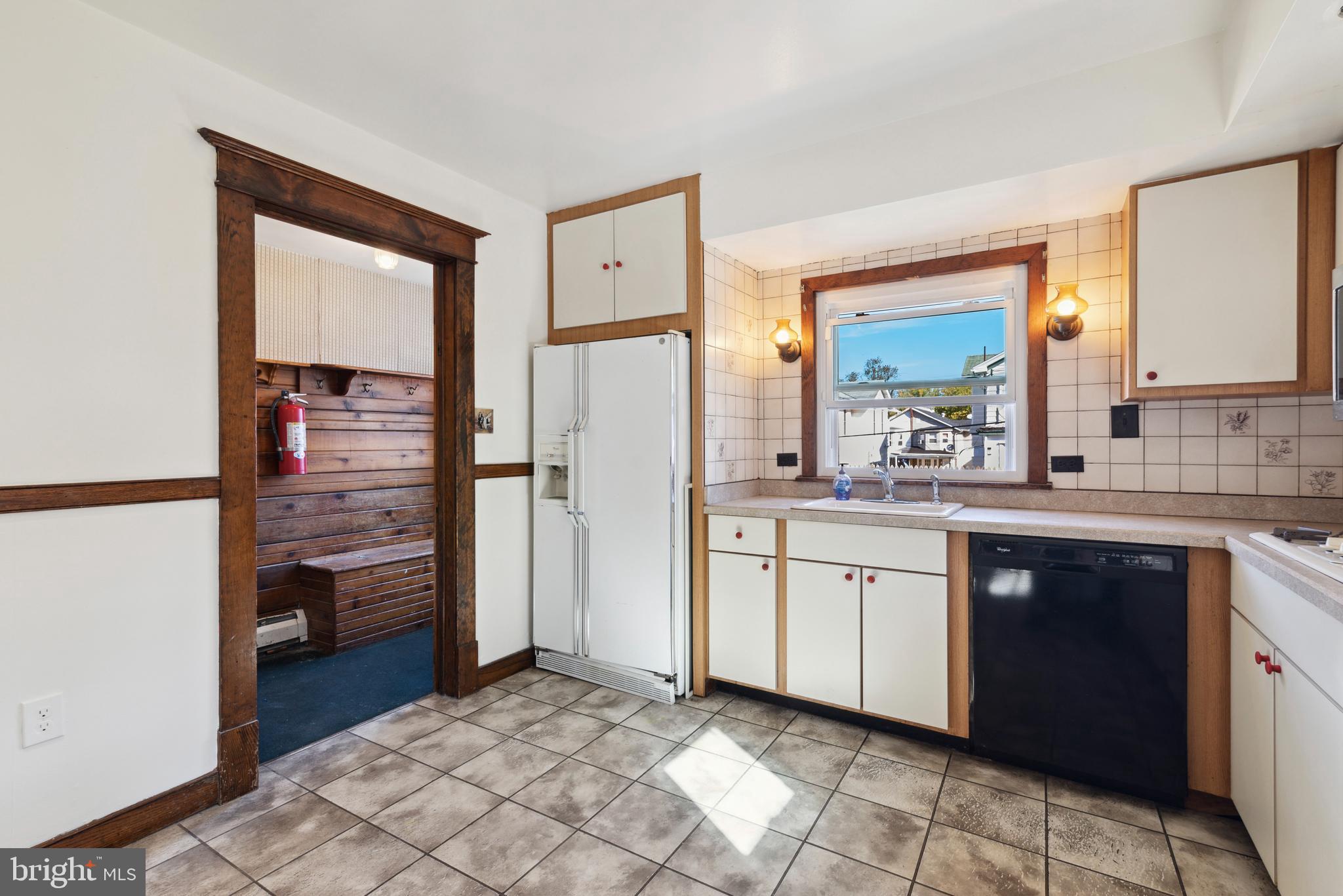 LAWNDALE - Residential