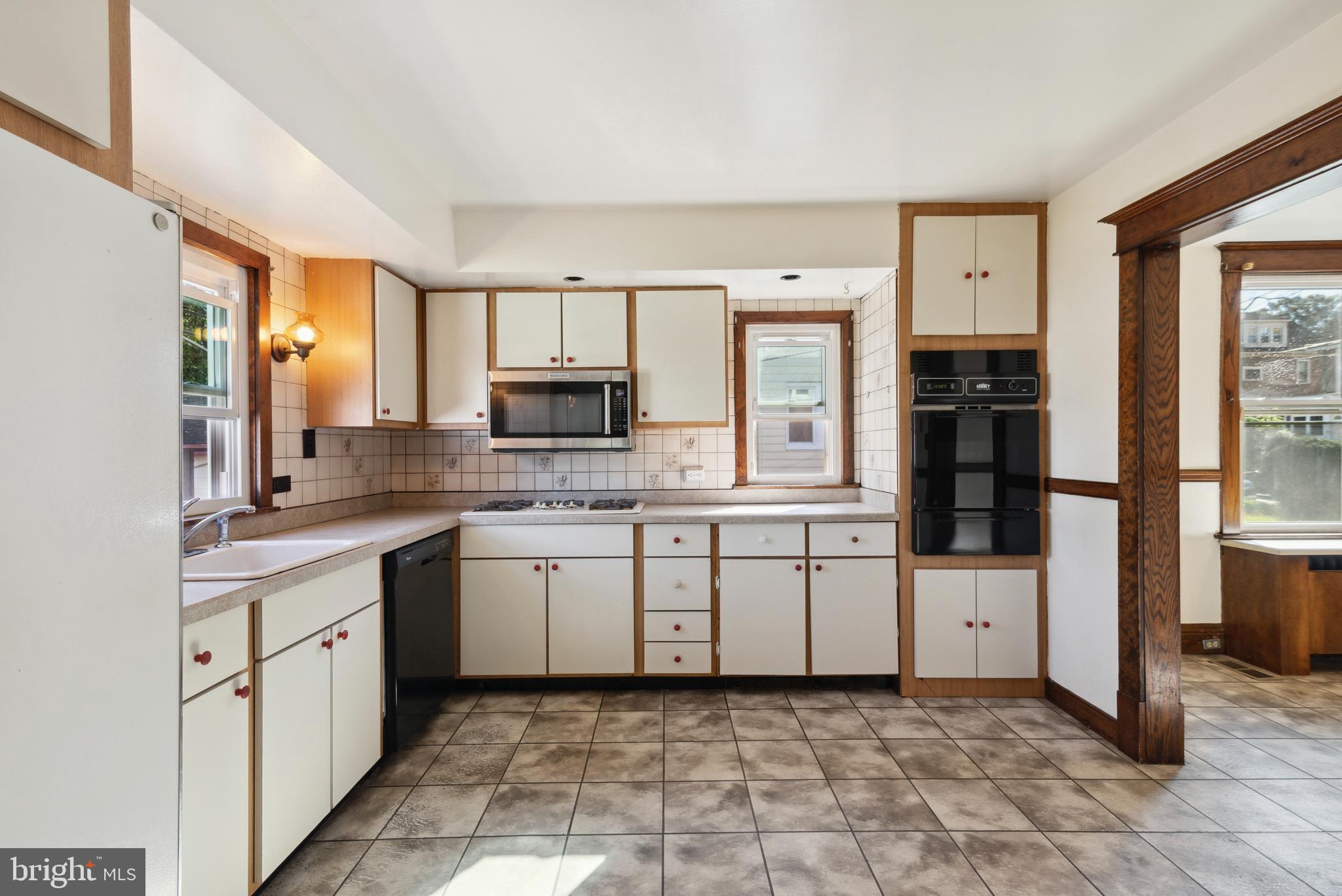 LAWNDALE - Residential