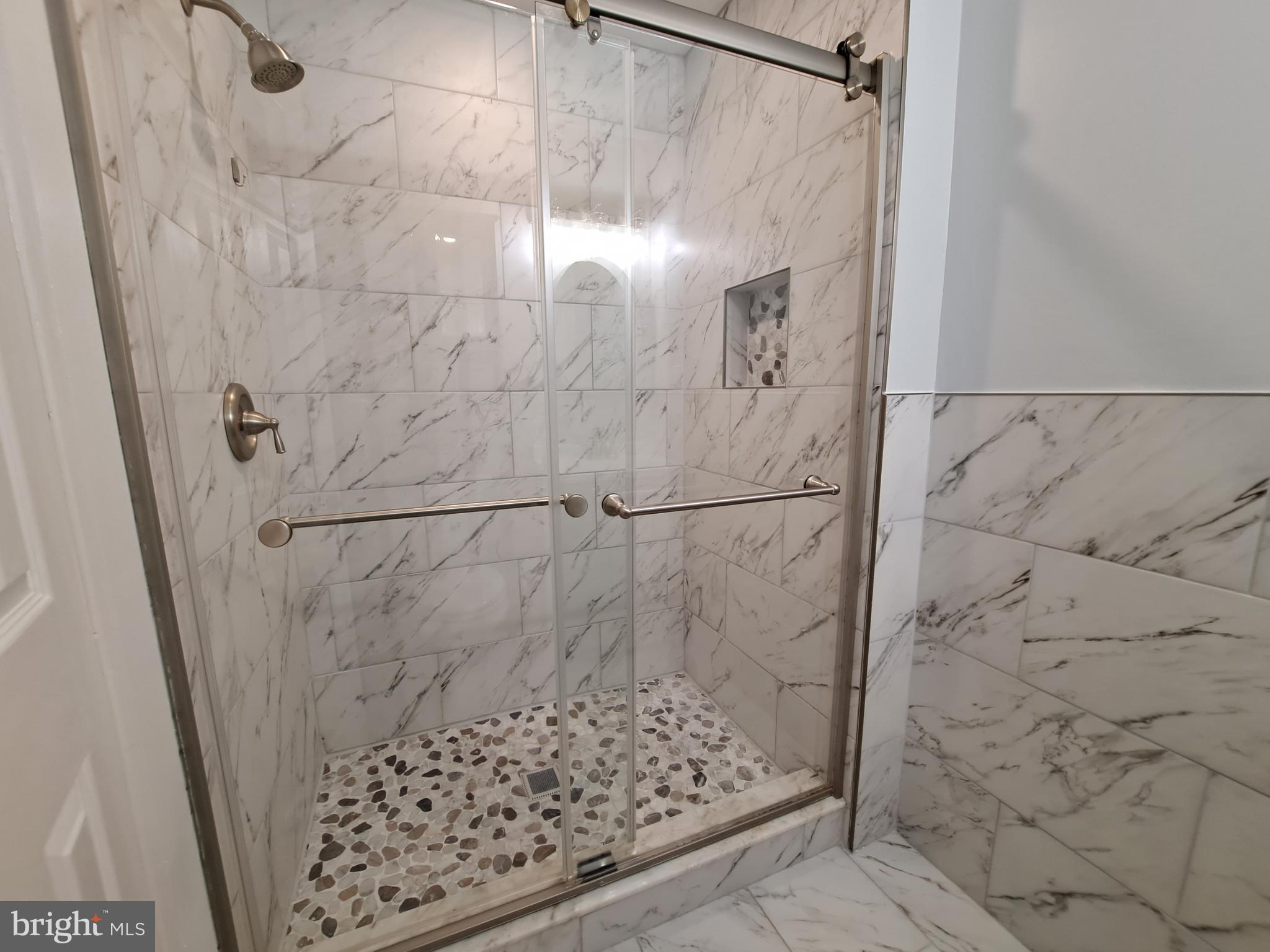 LYNETREE - Residential Lease