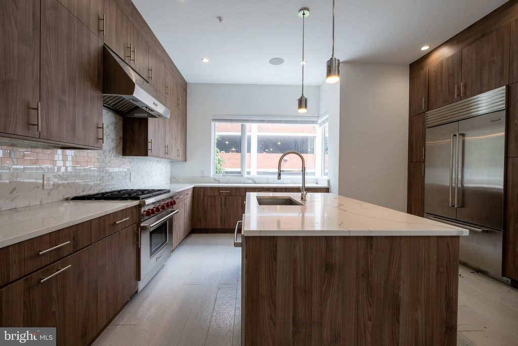 Photo of 106 Sansom Street, PHILADELPHIA, PA 19106 (MLS # PAPH2527770)