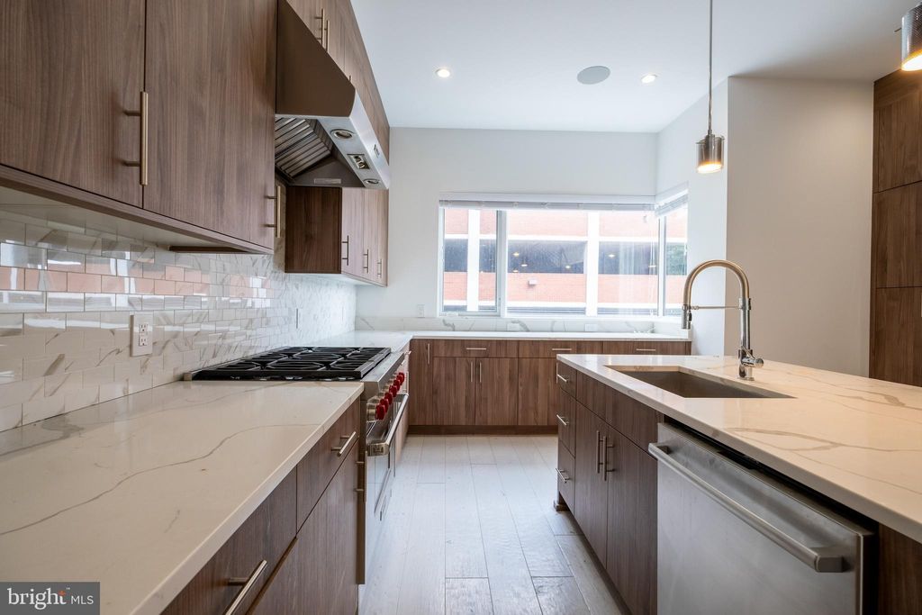 Photo of 106 Sansom Street, PHILADELPHIA, PA 19106 (MLS # PAPH2527770)