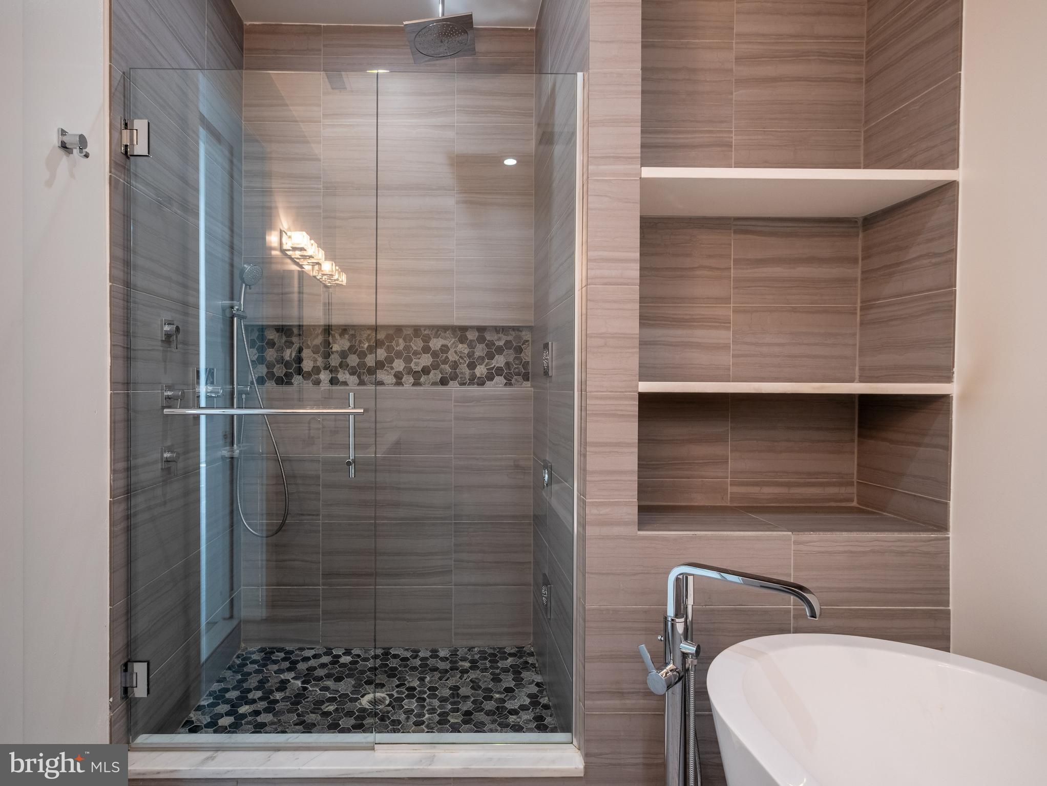 SOCIETY HILL - Residential